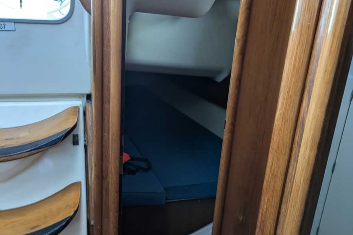 Cabin on Panoramix, a Jeanneau Sun Odyssey 37 sailboat at Gouvia, Greece
