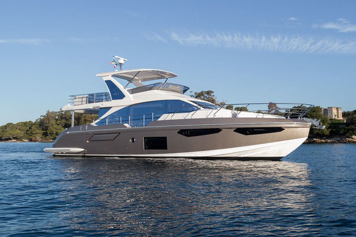 Exterior view of ALUMINIA, a Azimut 60 motorboat at Grad Kaštela, Croatia