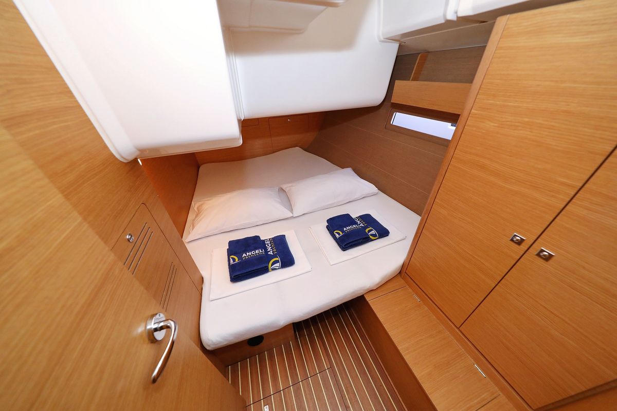 Cabin on Family Office, a Dufour 412 GL sailboat at Općina Sukošan, Croatia