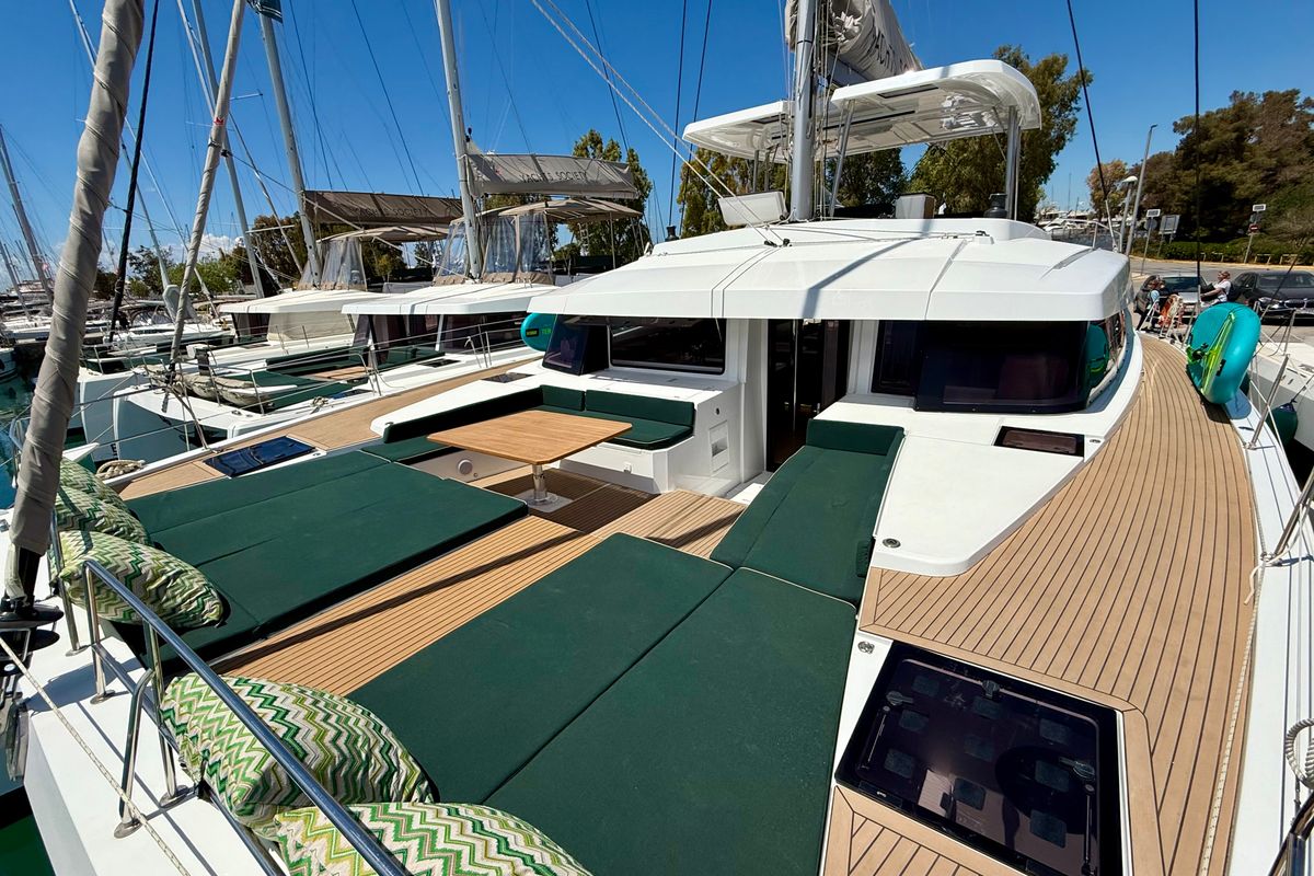 Exterior view of Romar V, a Bali 5.8 catamaran at Athens, Greece