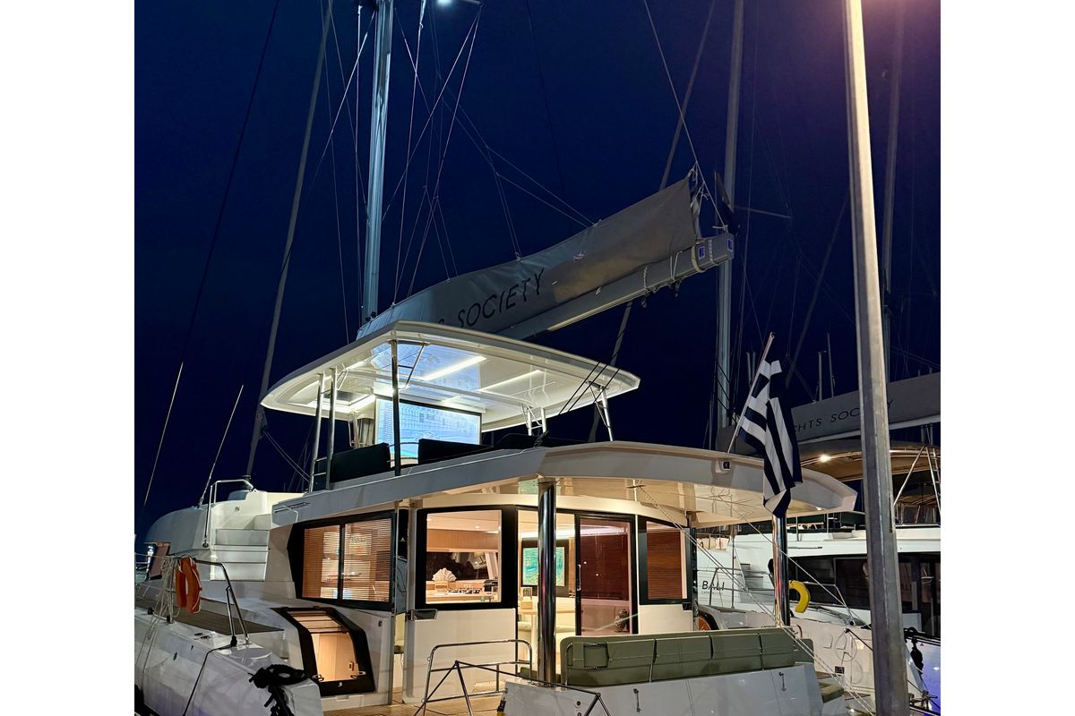 Exterior view of Romar V, a Bali 5.8 catamaran at Athens, Greece