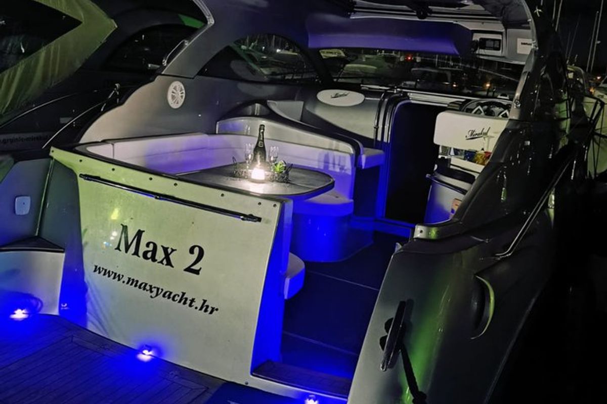Deck of Max 2, a Grginić jahte Mirakul 30 motorboat at Općina Sukošan, Croatia