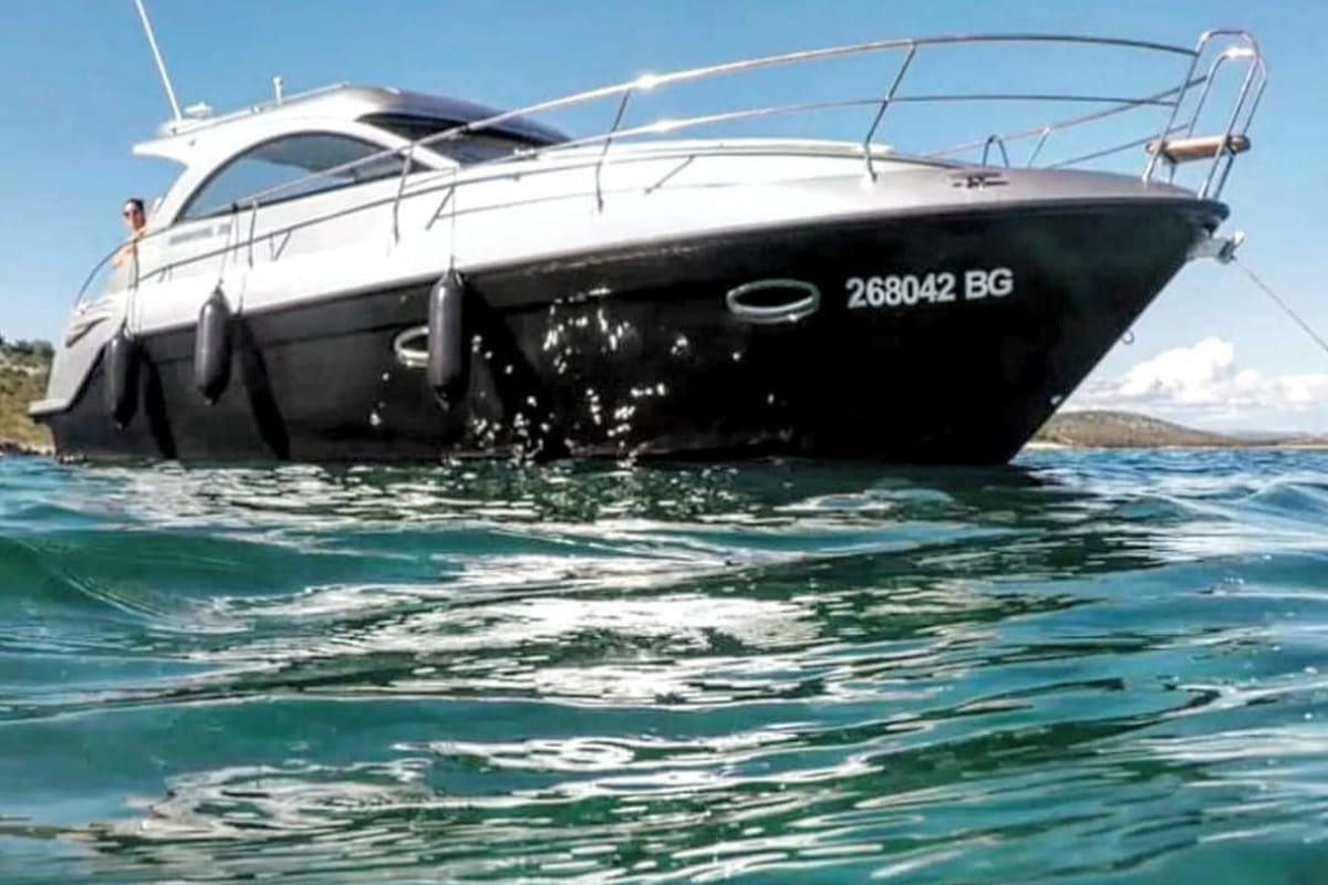 Max 2, a Grginić jahte Mirakul 30 motorboat at Općina Sukošan, Croatia