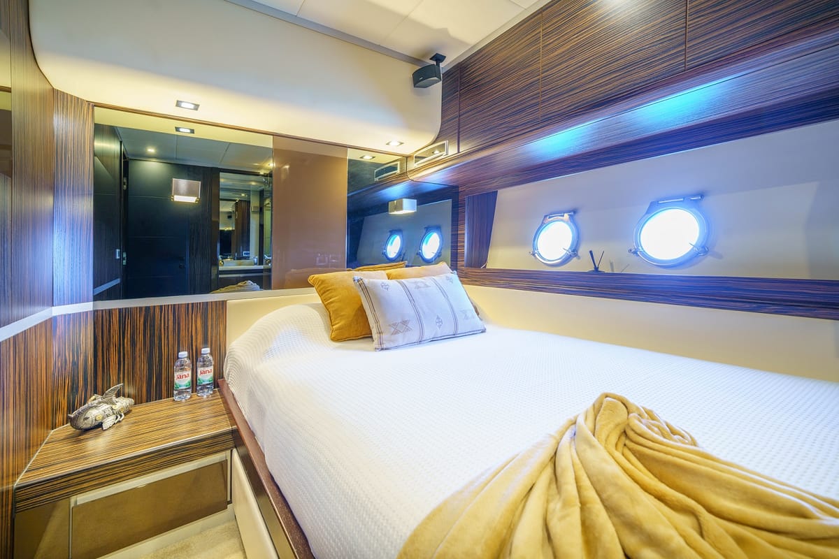 Cabin on Dalia, a Dominator 780S Deluxe yacht at Općina Sukošan, Croatia