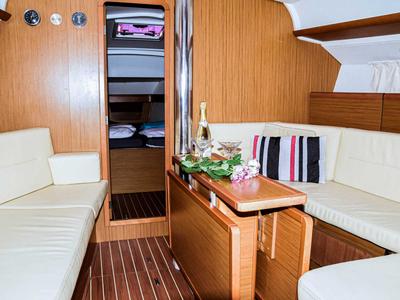 Salon of Cassiopea, a Jeanneau Sun Odyssey 42 i sailboat at Fezzano, Italy