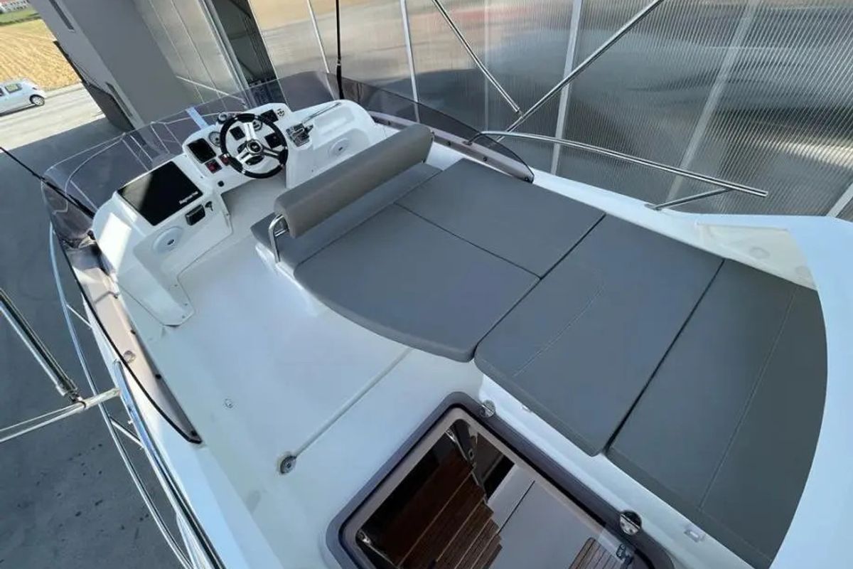 Deck of Antares 32 Fly, a Beneteau Antares 32 motorboat at Grad Trogir, Croatia