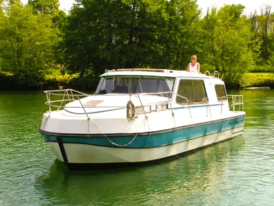 Cruiser Classic 4/8 Pers., a Nicols Nicols Riviera 920 motorboat at Sucé-sur-Erdre, France