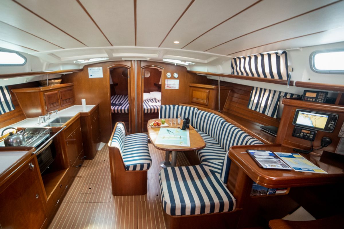 Salon of Vori, a Beneteau Oceanis 473 sailboat at Athens, Greece