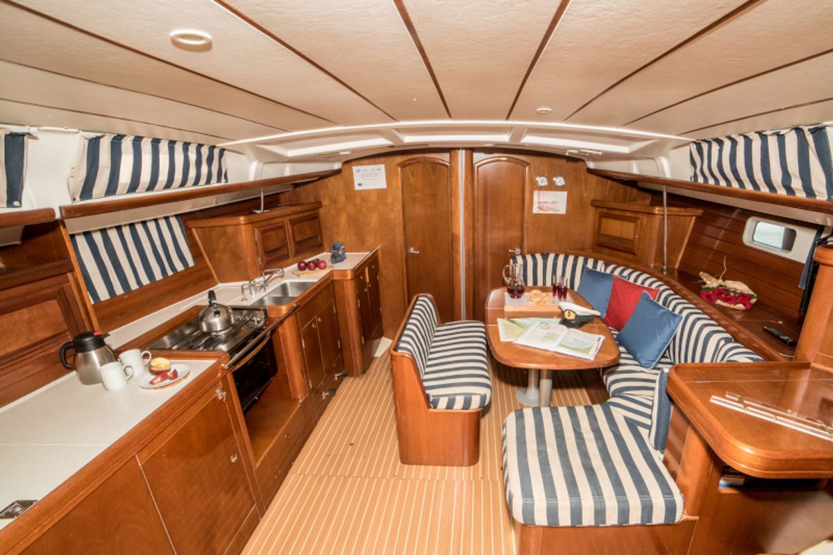 Salon of Vori, a Beneteau Oceanis 473 sailboat at Athens, Greece
