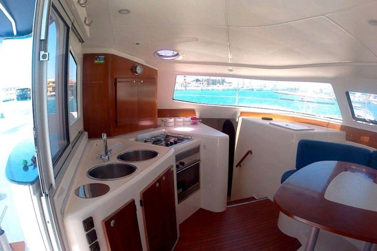 Galley of La Prima , a Fountaine Pajot Lavezzi 40 catamaran at Primošten, Croatia