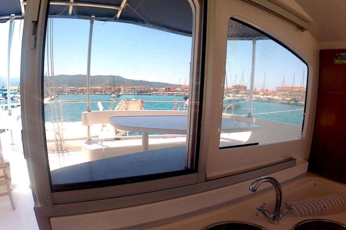 Galley of La Prima , a Fountaine Pajot Lavezzi 40 catamaran at Primošten, Croatia