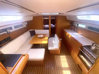 Salon of Artdrenalin, a Jeanneau Sun Odyssey 479 sailboat at Municipal Unit of Lefkada, Greece
