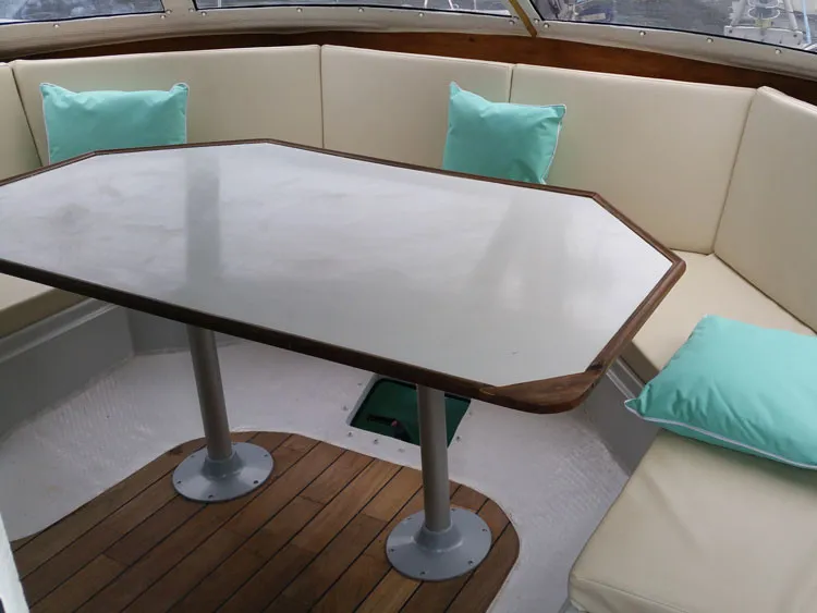 Salon of Smiley, a Fountaine Pajot Maldives 32 catamaran at Port Navalo, France