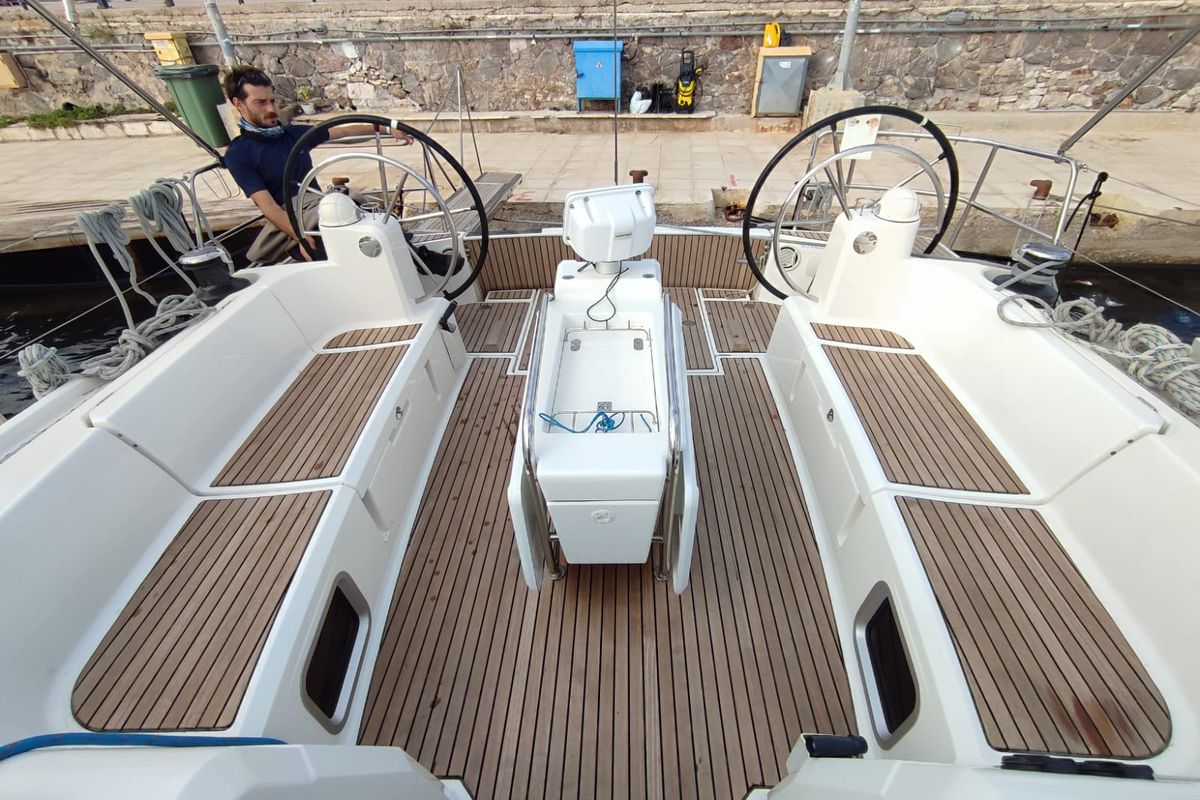 Cockpit of Skopelos, a Jeanneau Sun Odyssey 519 sailboat at Lavreotiki Municipal Unit, Greece