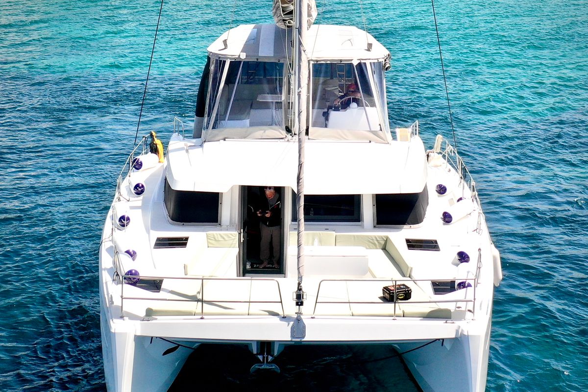 Exterior view of Keysmet, a Bali 4.6 catamaran at Tourlos, Greece