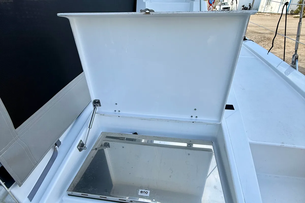 Keysmet, a Bali 4.6 catamaran at Tourlos, Greece