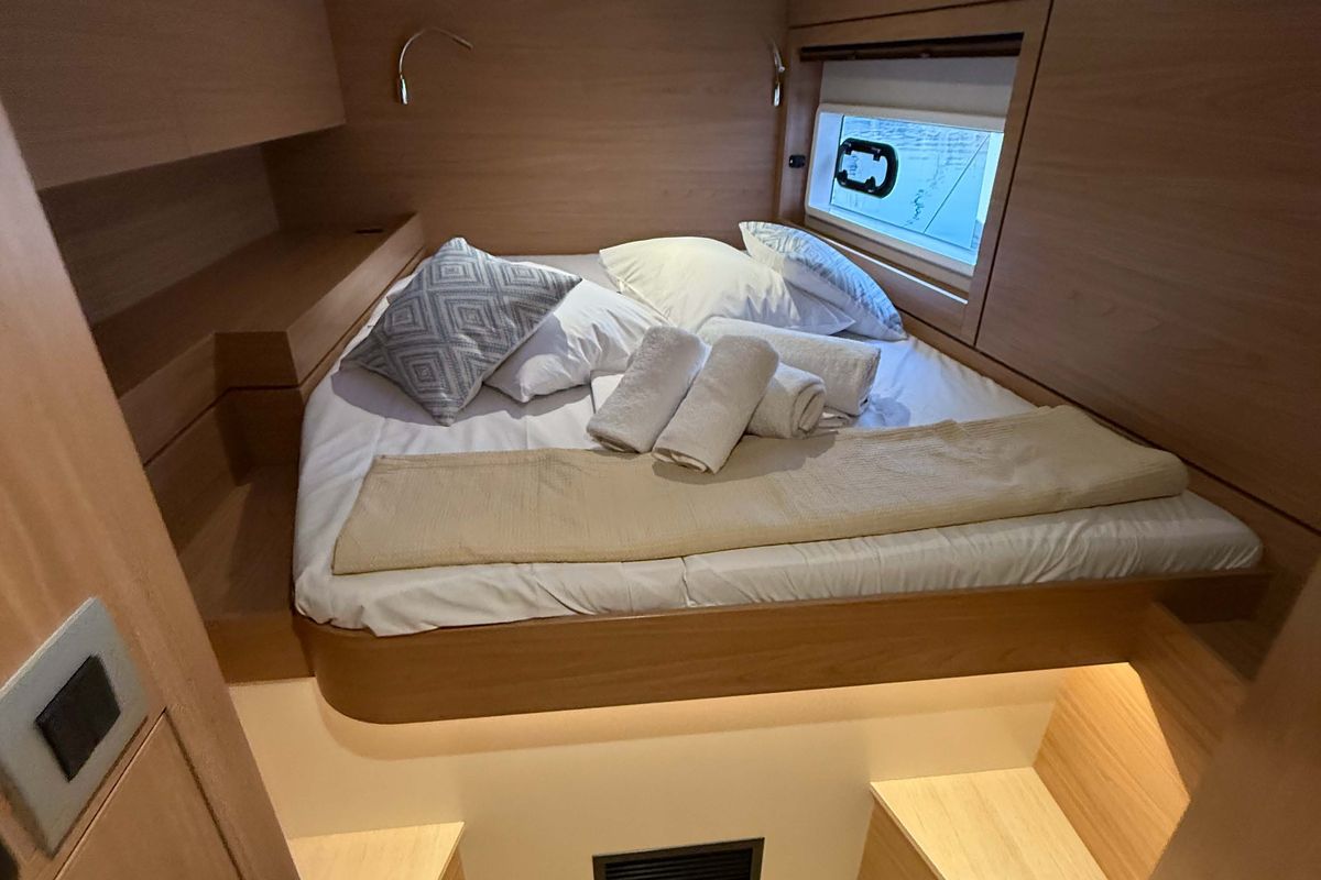 Cabin on Keysmet, a Bali 4.6 catamaran at Tourlos, Greece