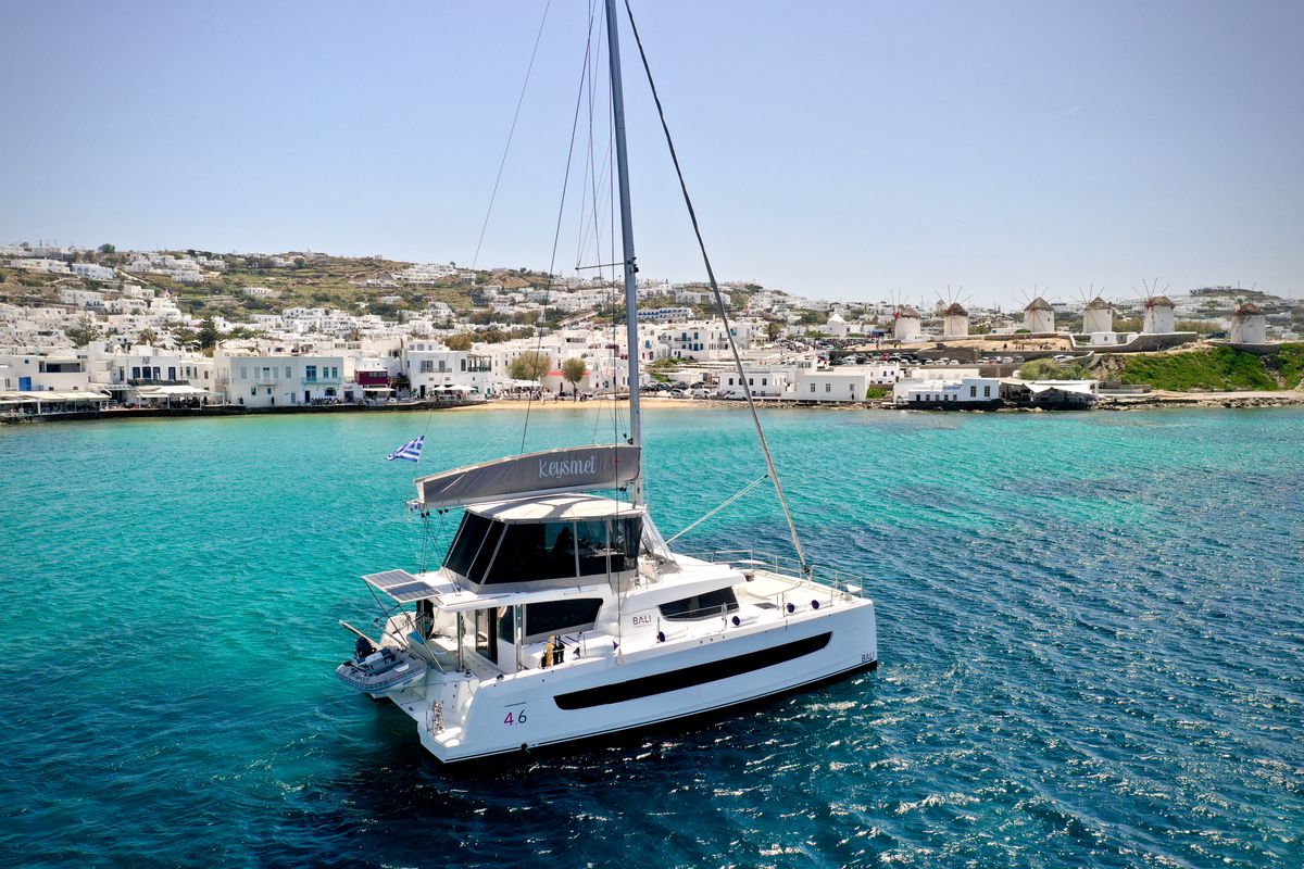Exterior view of Keysmet, a Bali 4.6 catamaran at Tourlos, Greece