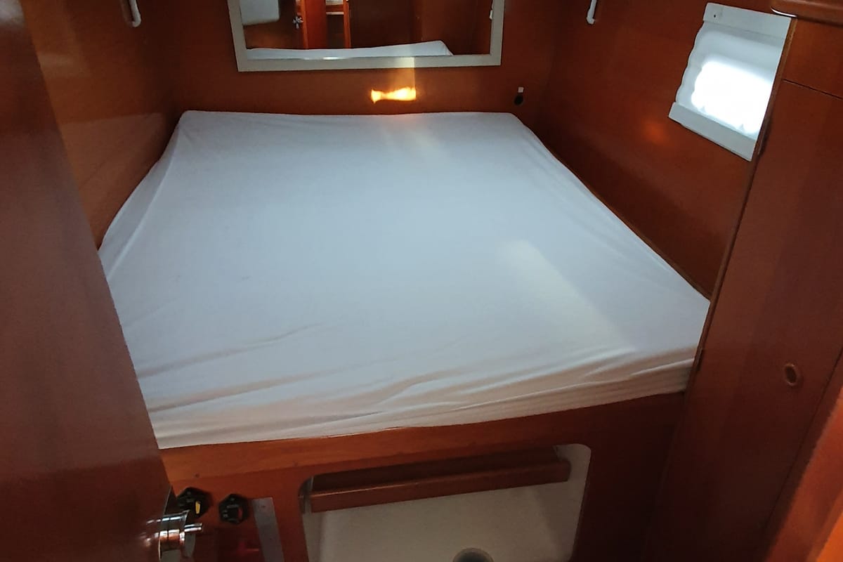 Cabin on Manatéa, a Lagoon 38 catamaran at Hyères, France