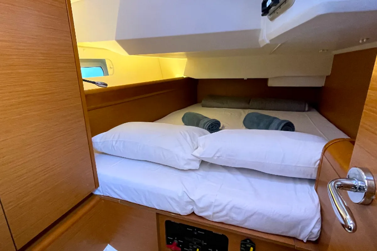 Cabin on Amelie (Refit 2022), a Jeanneau Sun Odyssey 449 sailboat at Gouvia, Greece