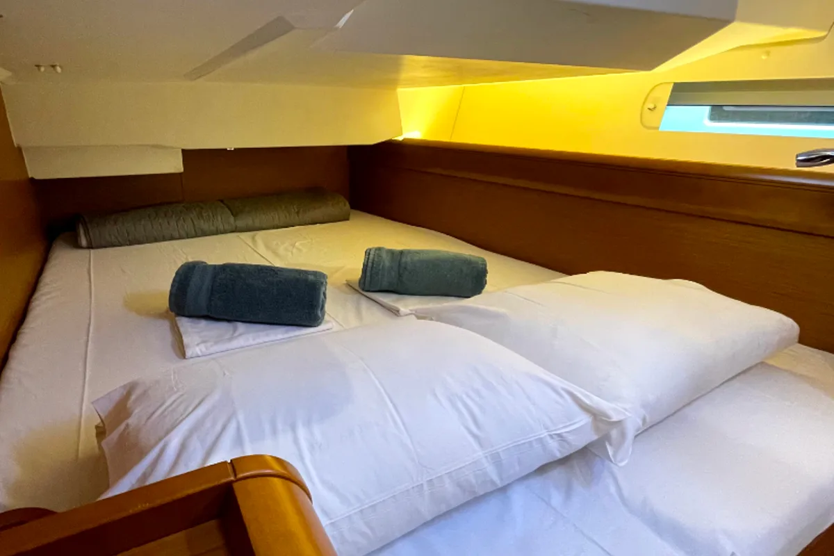 Cabin on Amelie (Refit 2022), a Jeanneau Sun Odyssey 449 sailboat at Gouvia, Greece