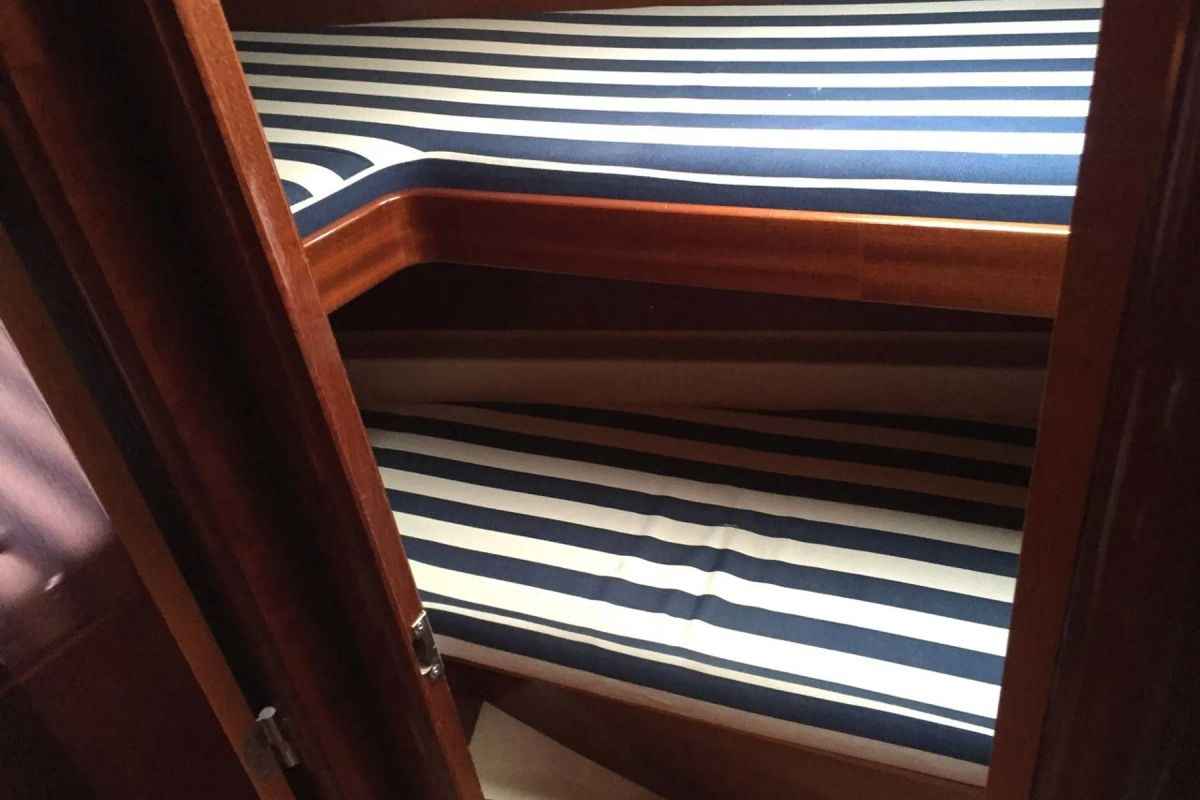 Cabin on Hypo, a Beneteau Oceanis Clipper 411 sailboat at Pirovac, Croatia