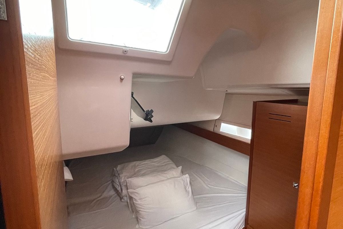 Cabin on Lola, a Dufour 460 GL sailboat at Općina Sukošan, Croatia
