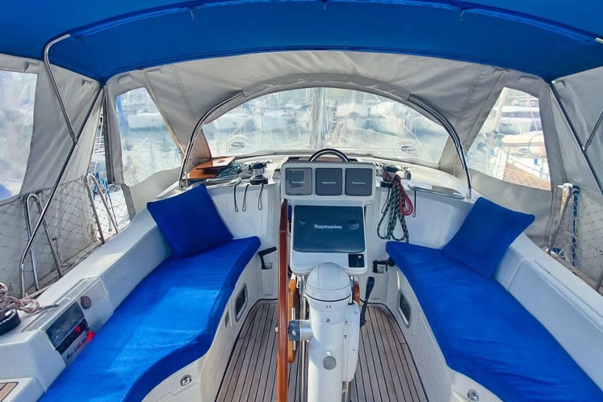 Cockpit of Derin, a Beneteau Oceanis Clipper 423 sailboat at Fethiye, Turkey