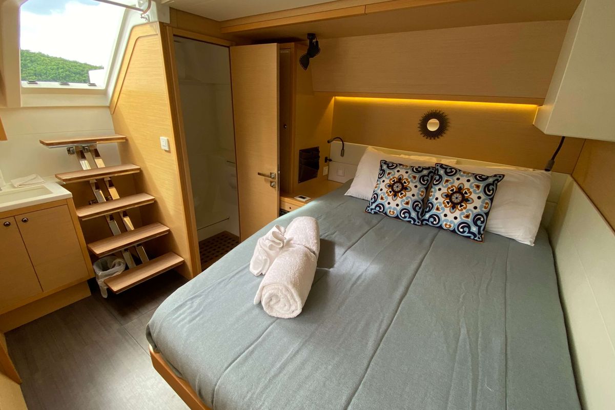 Cabin on Ventana Al Mar, a Lagoon 52 catamaran at Belize City, Belize