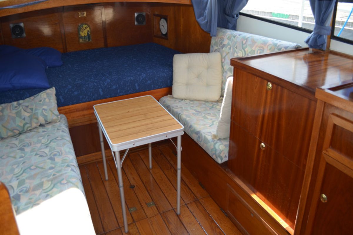 Cabin on Eau Sauvage, a De Drait Doerak 850 OK motorboat at Drachten, Netherlands