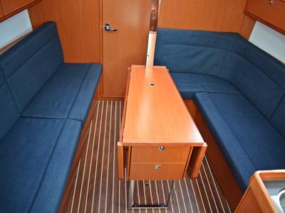 Salon of Stončica, a Bavaria Cruiser 33 sailboat at Grad Kaštela, Croatia