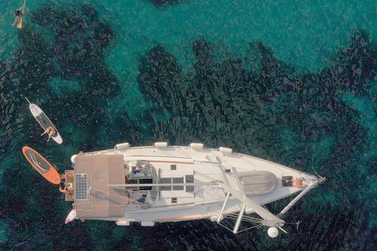 Exterior view of Mayflower, a Jeanneau Sun Odyssey 519 sailboat at Benitses, Greece