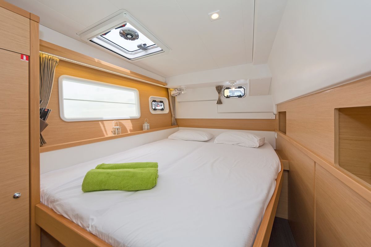 Cabin on Libre, a Lagoon 400 S2 catamaran at Lavreotiki Municipal Unit, Greece
