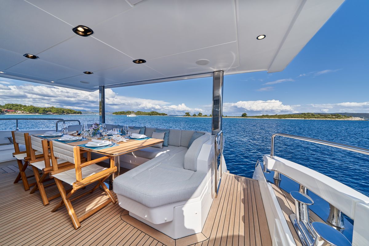 Deck of ALUMINIA TOO, a Azimut Grande 27 yacht at Grad Kaštela, Croatia