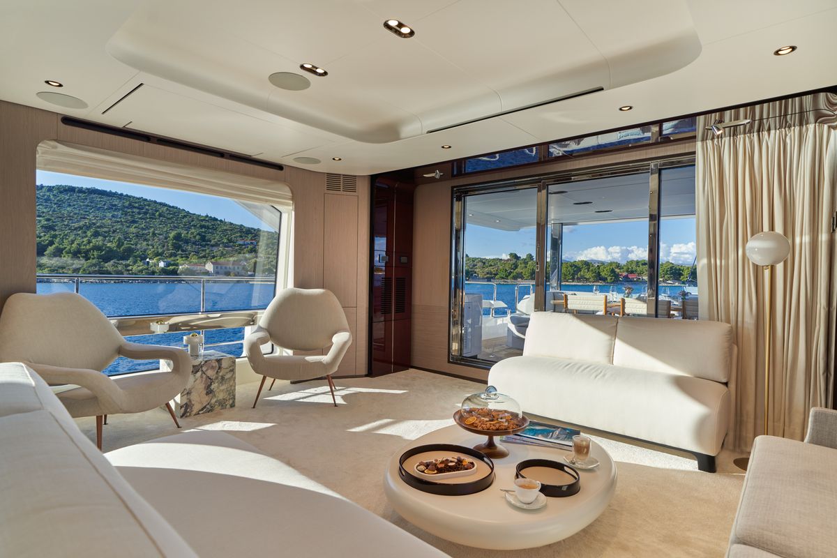Salon of ALUMINIA TOO, a Azimut Grande 27 yacht at Grad Kaštela, Croatia