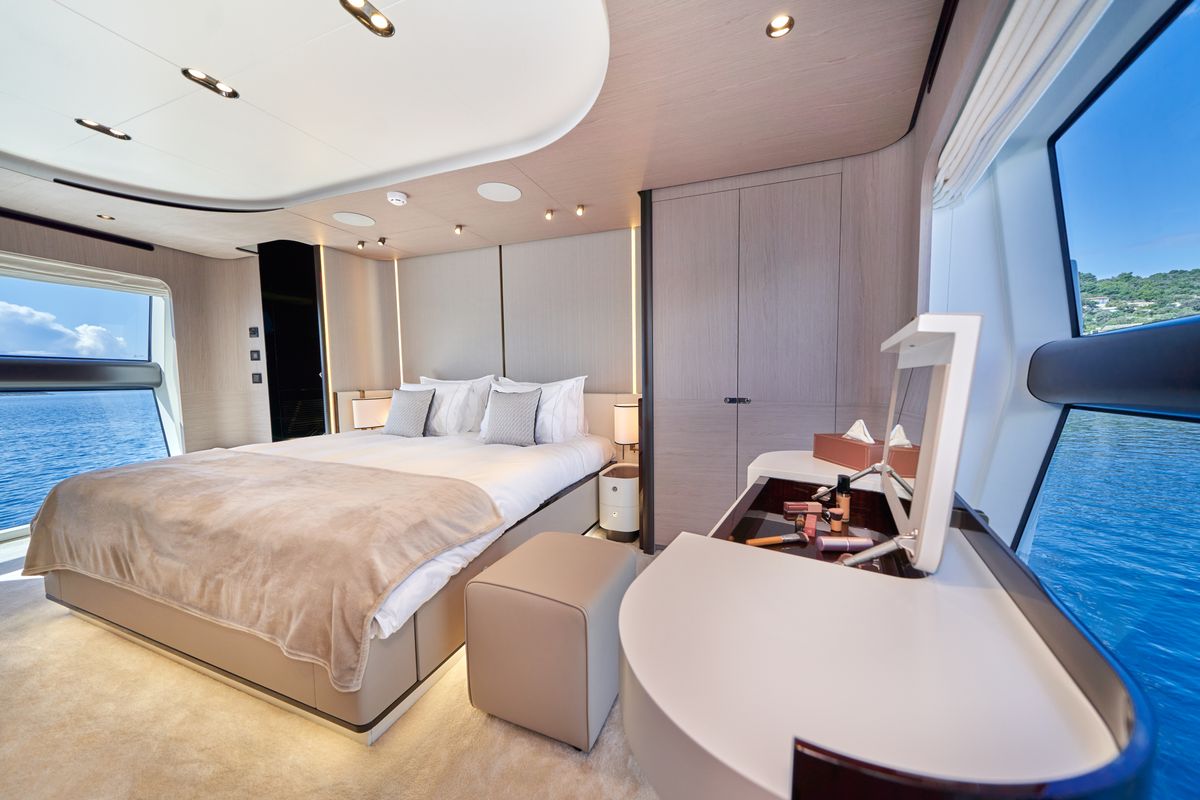 Cabin on ALUMINIA TOO, a Azimut Grande 27 yacht at Grad Kaštela, Croatia