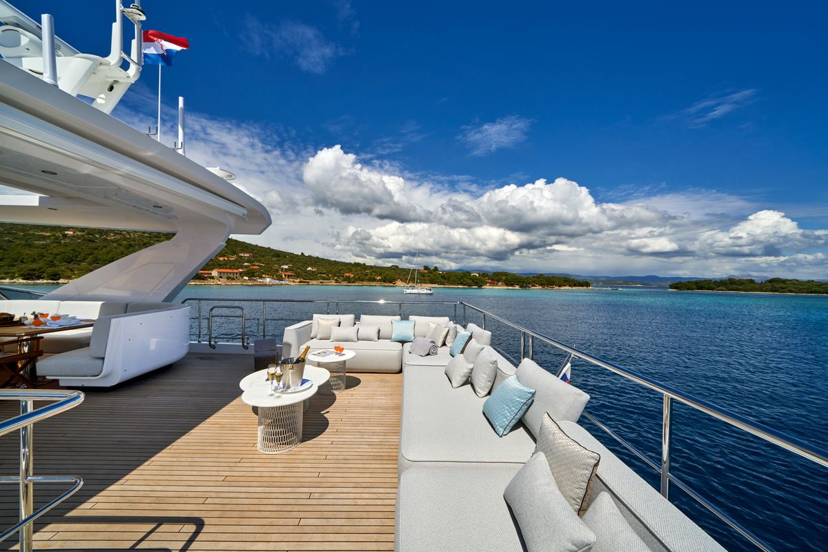Deck of ALUMINIA TOO, a Azimut Grande 27 yacht at Grad Kaštela, Croatia