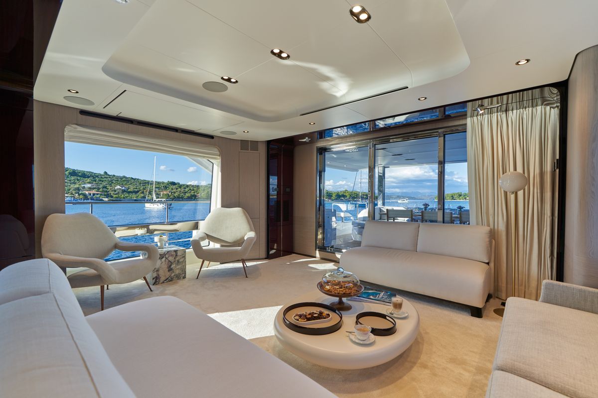 Salon of ALUMINIA TOO, a Azimut Grande 27 yacht at Grad Kaštela, Croatia