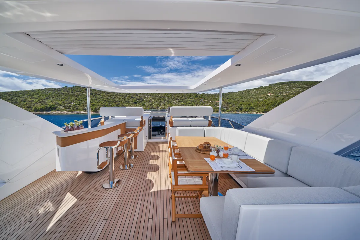 Deck of ALUMINIA TOO, a Azimut Grande 27 yacht at Grad Kaštela, Croatia