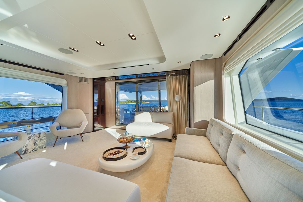 Salon of ALUMINIA TOO, a Azimut Grande 27 yacht at Grad Kaštela, Croatia