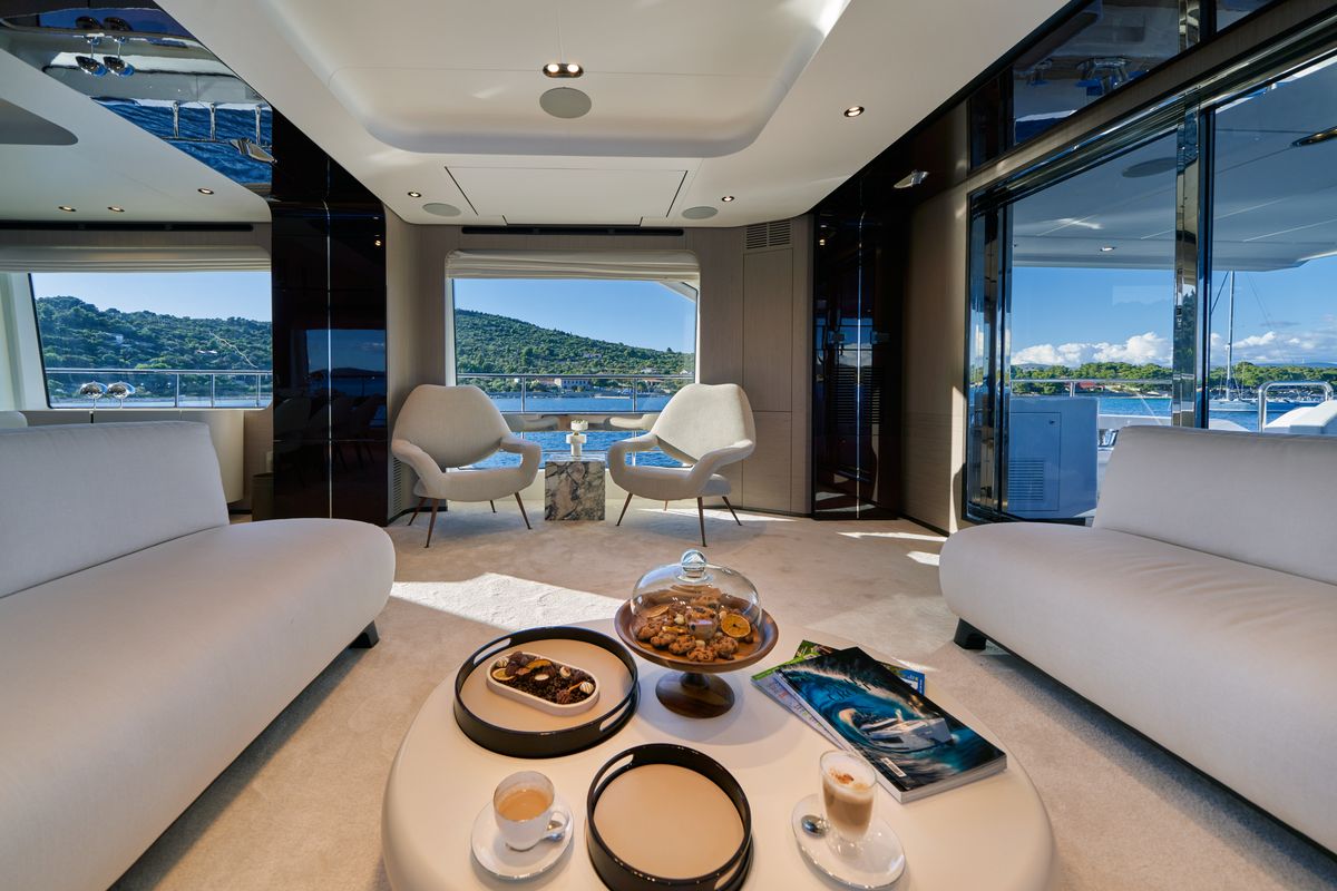 Salon of ALUMINIA TOO, a Azimut Grande 27 yacht at Grad Kaštela, Croatia