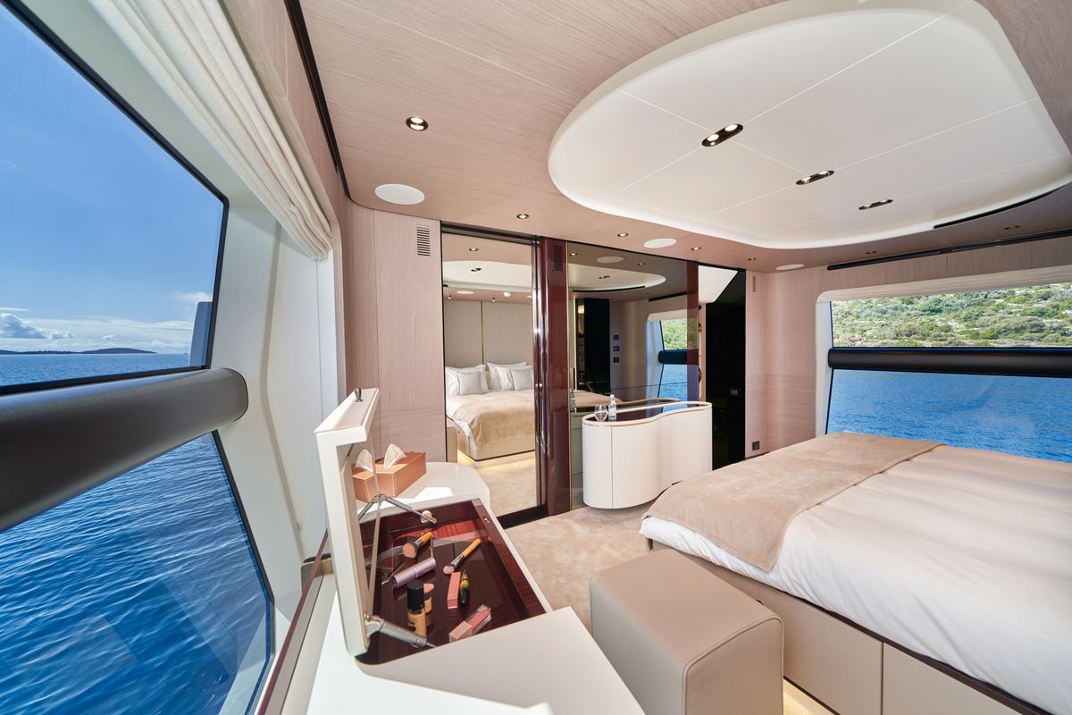 Cabin on ALUMINIA TOO, a Azimut Grande 27 yacht at Grad Kaštela, Croatia