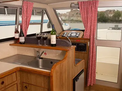 Galley of Cirrus B - Budget 7, a Gulet Cirrus B motorboat at Jabel, Germany