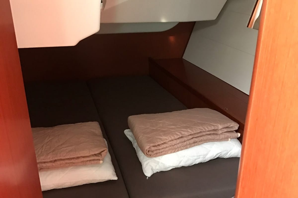 Cabin on Skiron, a Beneteau Oceanis 48 sailboat at Athens, Greece