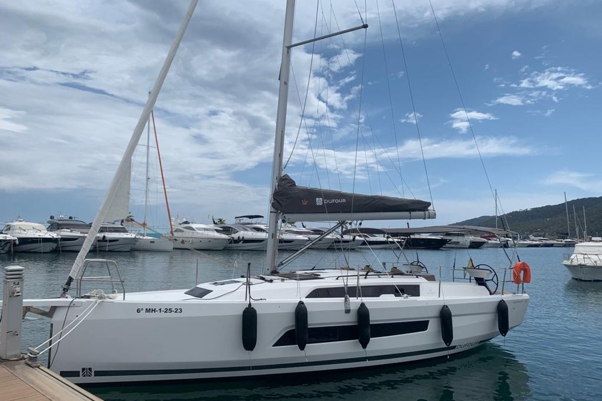 Exterior view of SIRIUS, a Dufour 37 sailboat at Sant Antoni de Portmany, Spain