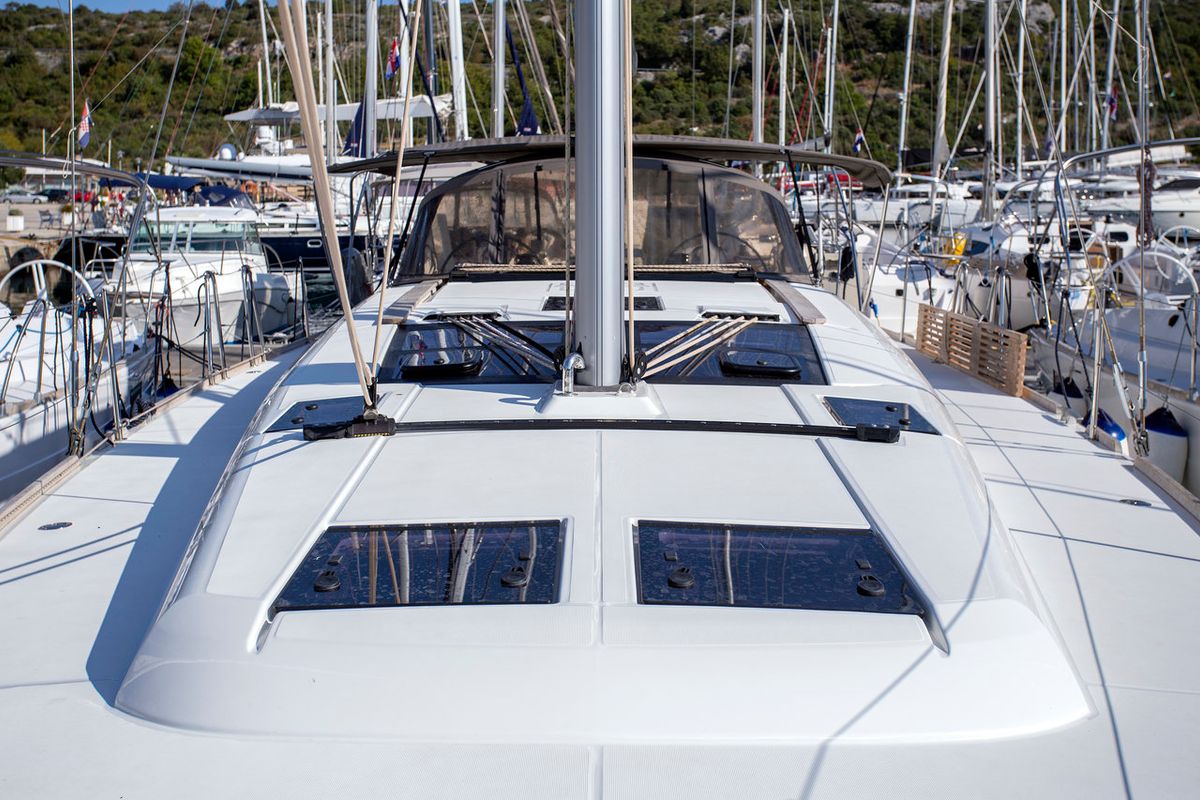 Salon of Mincipesa, a Dufour 460 GL sailboat at Grad Pula, Croatia