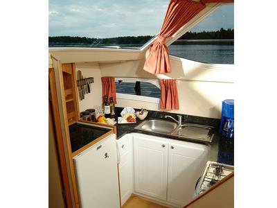 Galley of E600-21, a Pénichette Europa E.600 motorboat at Loosdrecht, Netherlands