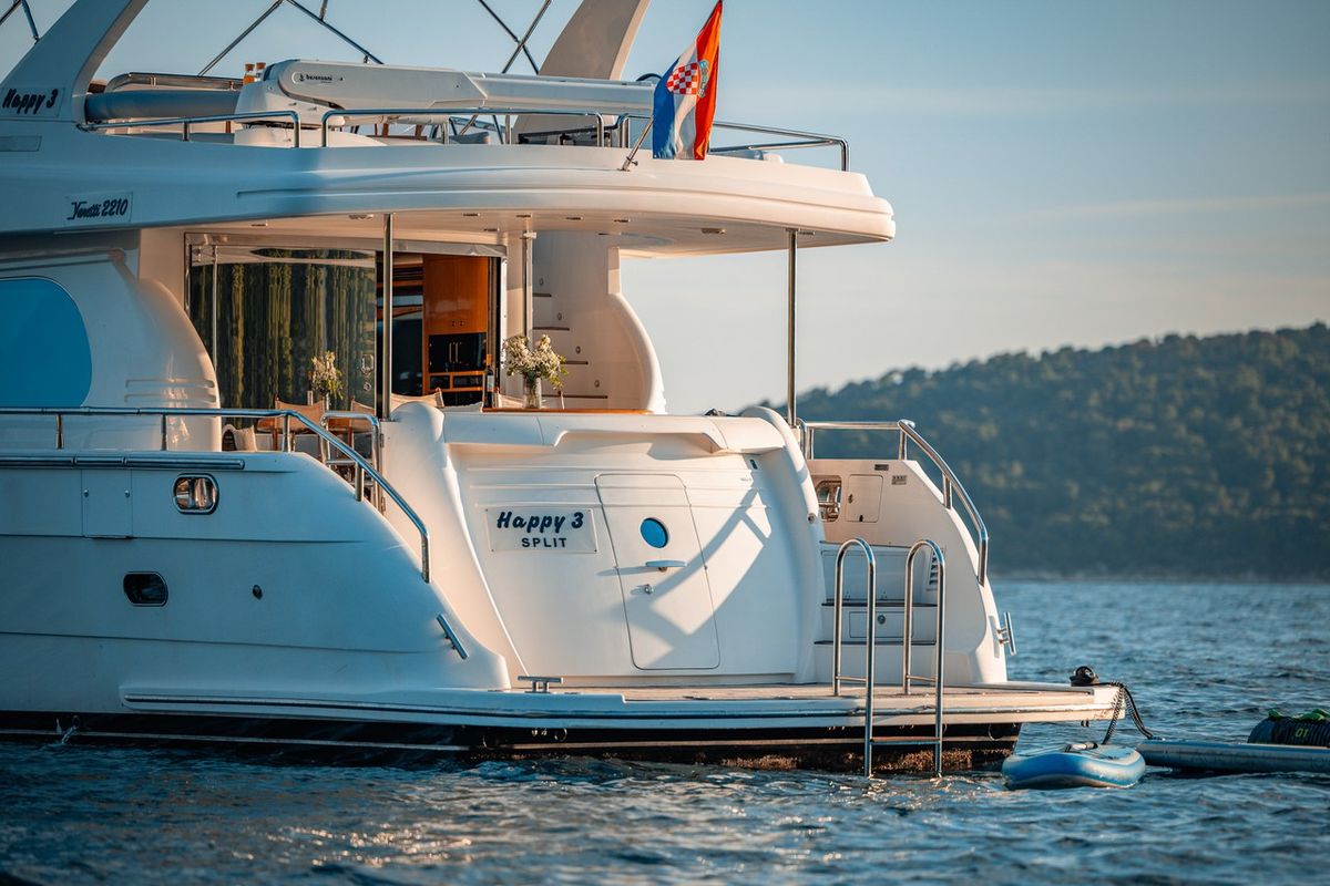 Exterior view of Happy3, a Yaretti 2210 yacht at Split, Croatia