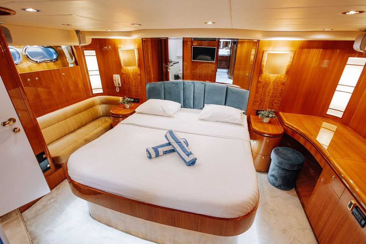Cabin on Happy3, a Yaretti 2210 yacht at Split, Croatia