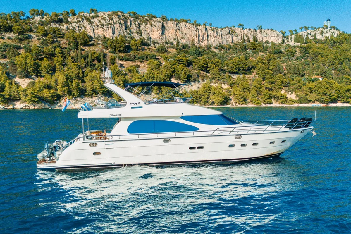 Exterior view of Happy3, a Yaretti 2210 yacht at Split, Croatia